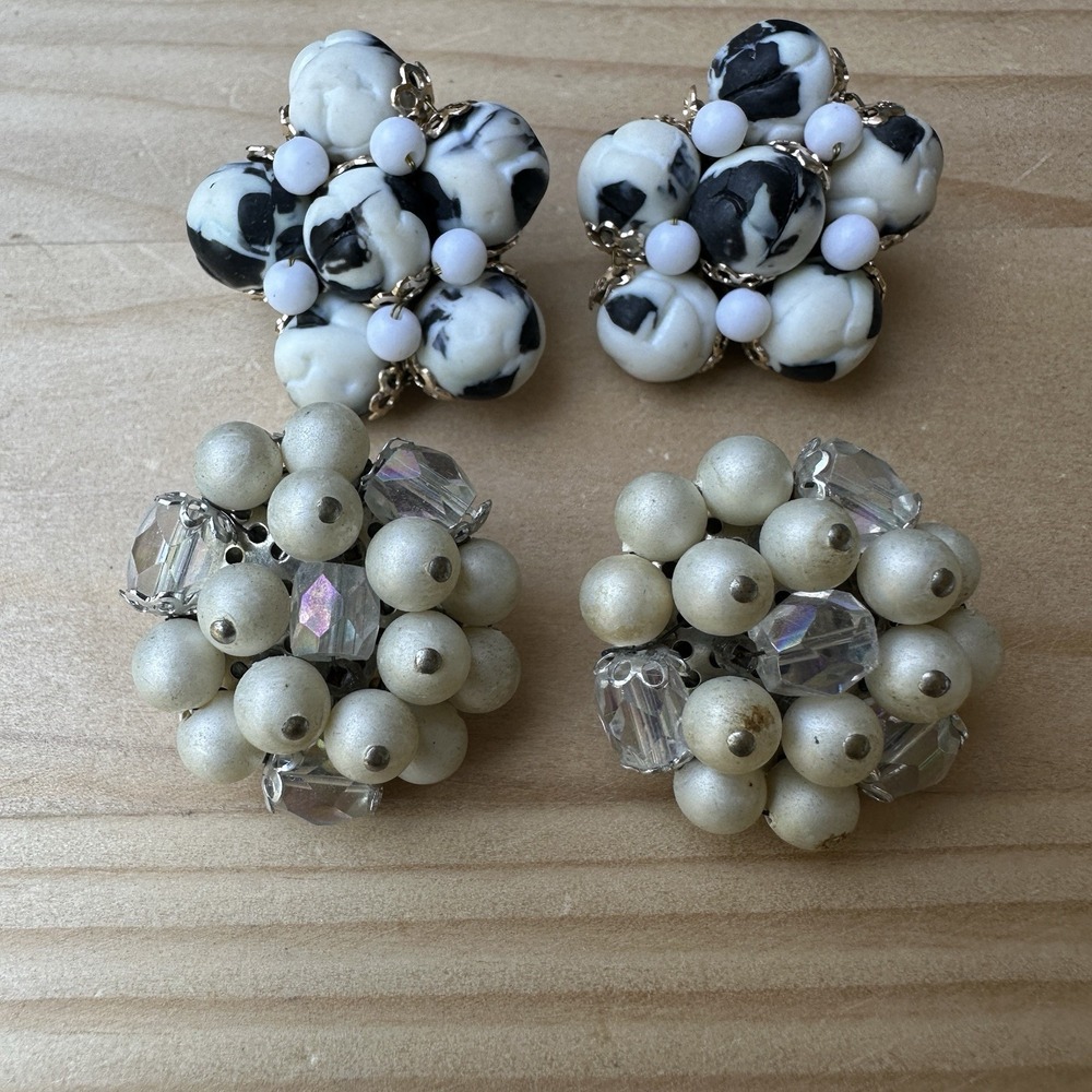 VTG 2 Pairs Flower Earrings 1 Inch‎ Clip Beaded Faux Pearl Cluster Japan MCM